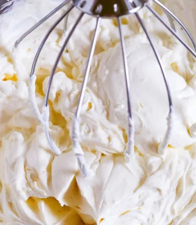 Crème au beurre lisse fouettée