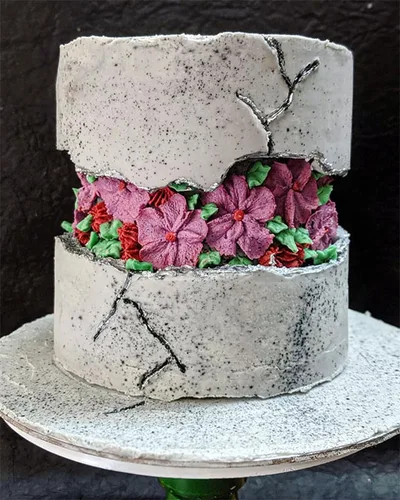 Fault Line Cake fleurs