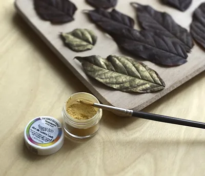 Feuille en chocolat