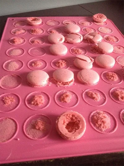 Macaron collé creux