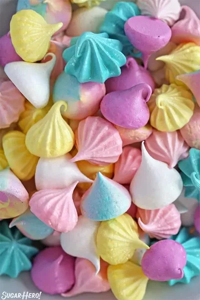 Meringue française multicolore