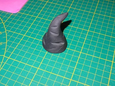 modeler un chapeau de sorcière