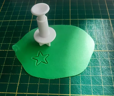 Modeler une citrouille - avec emporte piece