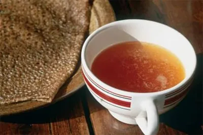 Pâte à crêpes avec bolée de cidre