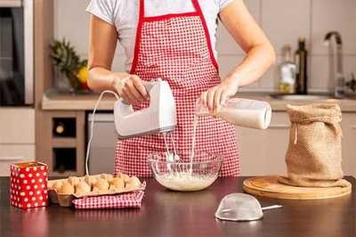 Pâte à crêpes dans la cuisine