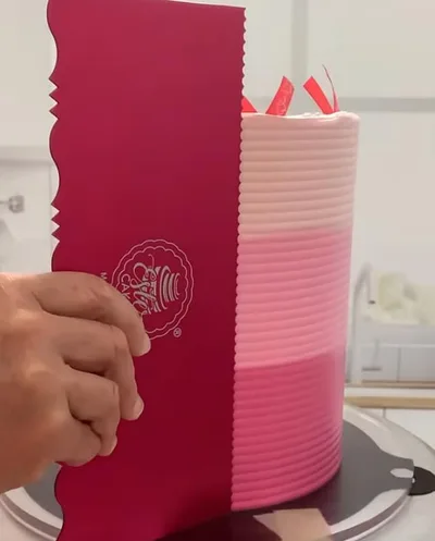 Ribbon Pull Cake
