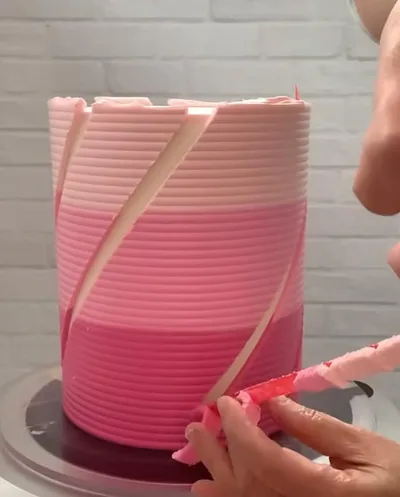 Ribbon Pull Cake