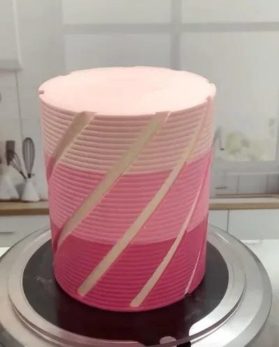 Ribbon Pull Cake