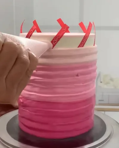 Ribbon Pull Cake