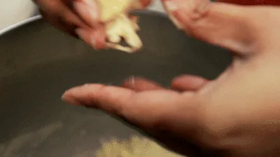 Elle ne doit pratiquement pas se déchirer quand vous l’étirez.