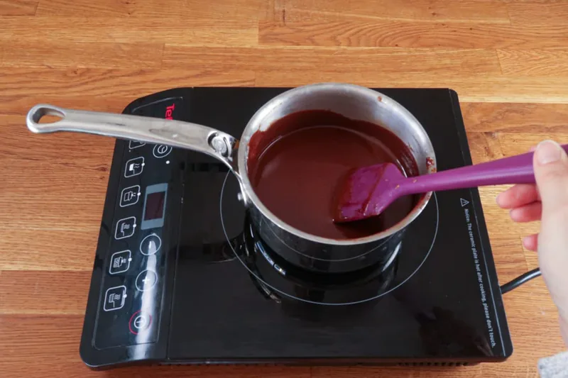 Vérifier que le chocolat est bien fondu