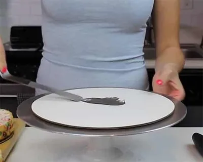 Mettez un peu de garniture sur la semelle