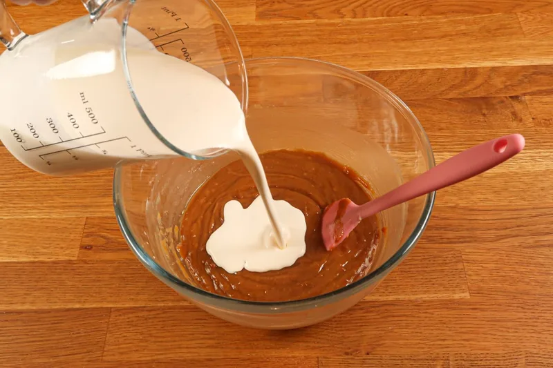 Ajouter la crème froide