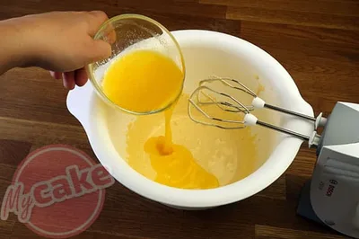 Ajouter le beurre fondu