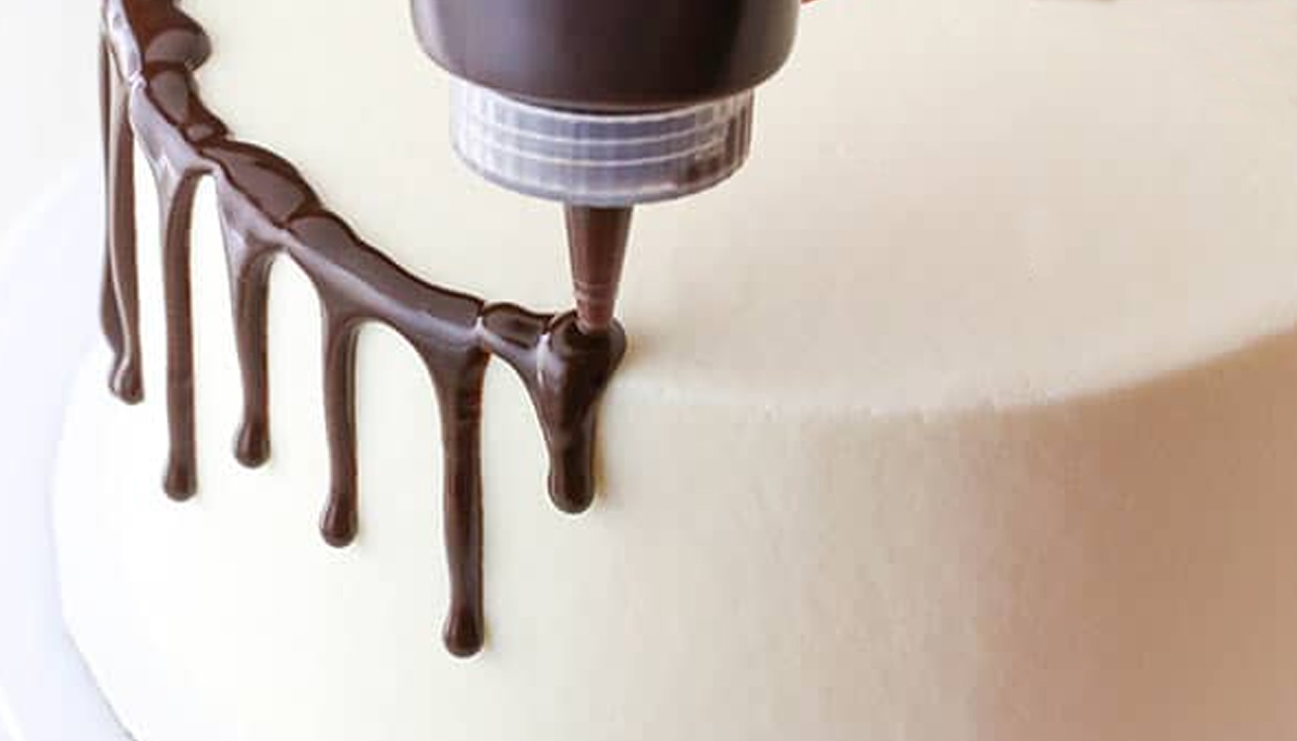Le Drip Cake au Chocolat Noir