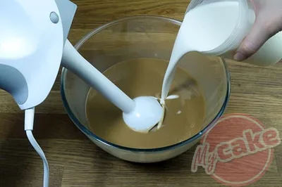 Ajouter la crème froide et mixer