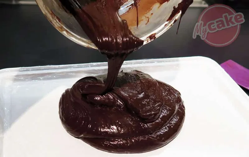 Etalez votre pâte sur une hauteur max de 1 cm