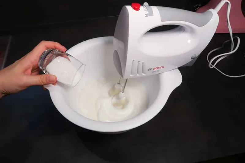 Serrer les blancs avec le sucre