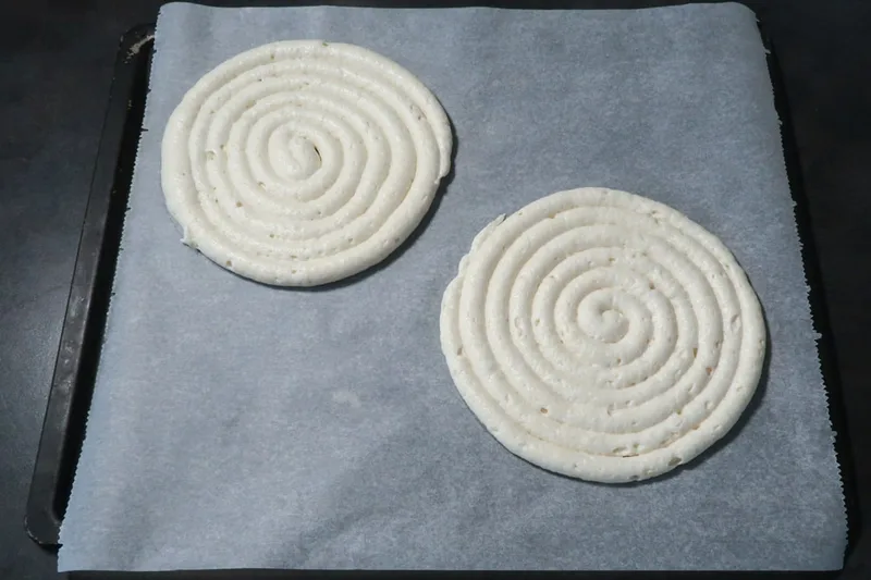 Réaliser les 2 disques de 18cm
