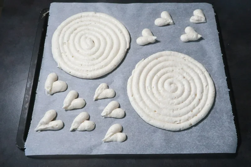Pocher le reste de la pâte en petits biscuits pour les gourmands ^^