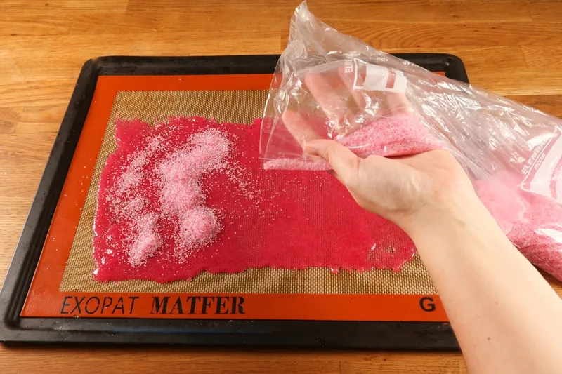 Saupoudrer de sucre cristal