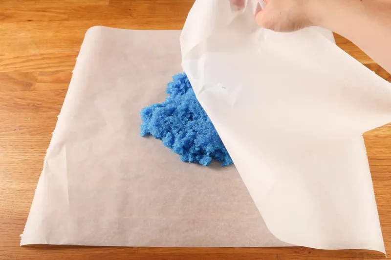 Mettre entre deux feuilles de papier sulfurisé
