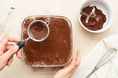 On saupoudre de cacao amer