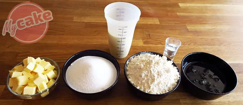 Le White Cake, un gâteau blanc et moelleux à décorer et dévorer !